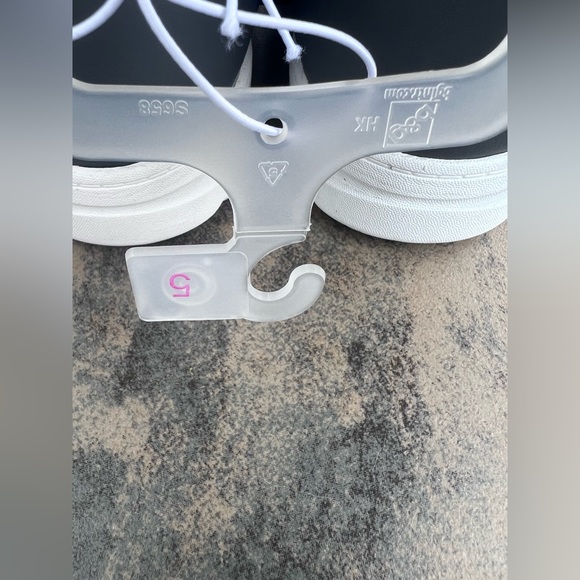 NWT All in Motion Camo Print Women’s Sneakers - Picture 4 of 7